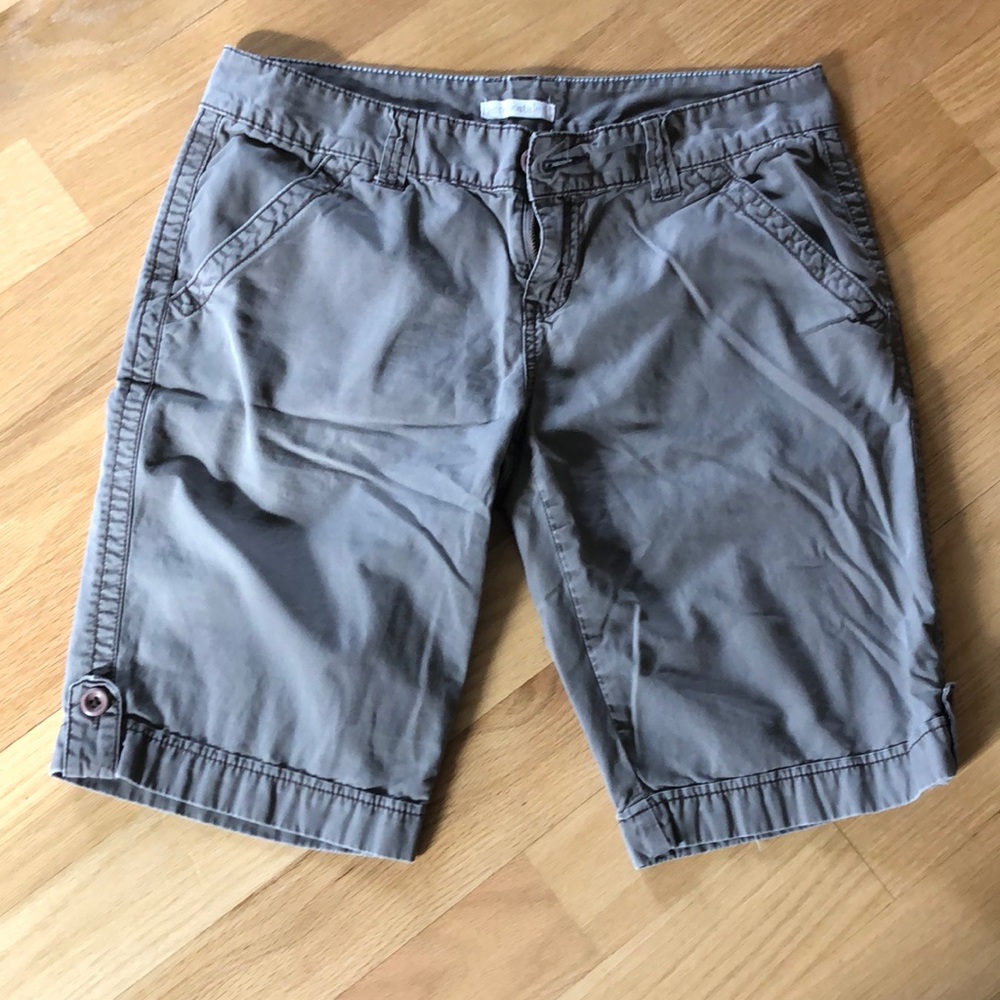 Aeropostale Bermuda like shorts. Size 9/10. Color is Taupe.